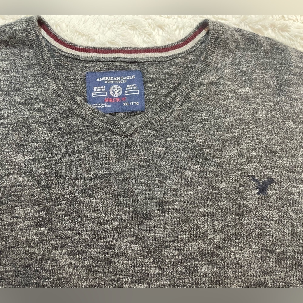 American Eagle Sweater‎ Mens 2XL Gray Cotton V Neck Athletic Fit Y2K Lightweight - Picture 2 of 7